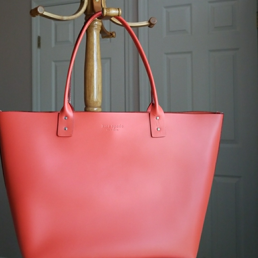 Kate Spade London Tote in coral. NWT
